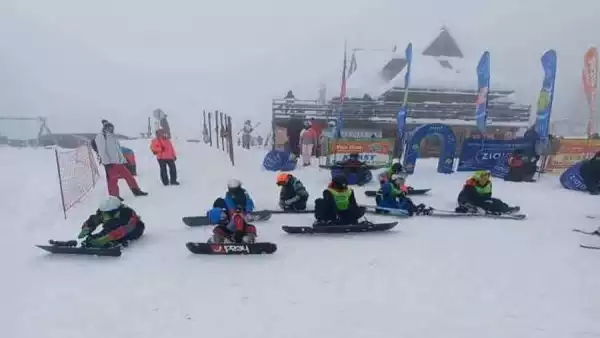 Zimowisko snowboardowe dla początkujących i zaawansowanych 6-10 oraz 11-15 lat - DW TATRY