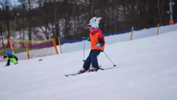 Zimowisko narciarskie - Pierwsze kroki z nartami - Karnet w cenie!