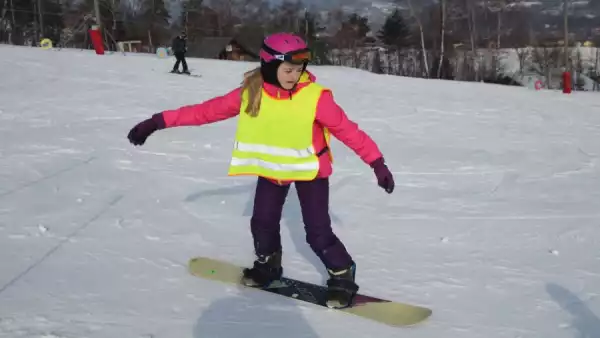 Zimowisko - pierwsze kroki ze snowboardem - Karnet w cenie!